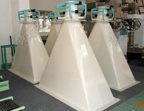 小型半自動包裝機(jī)